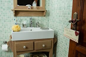 Amboula Beach Apartments