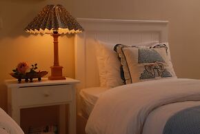 Amboula Beach Apartments