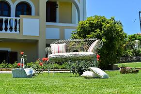 Amboula Beach Apartments