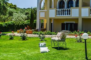 Amboula Beach Apartments