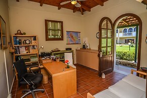 Amboula Beach Apartments