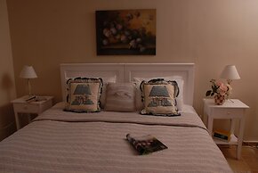 Amboula Beach Apartments