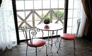 White House on the Hill HayanZip