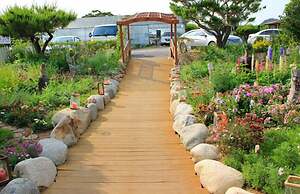 White House on the Hill HayanZip