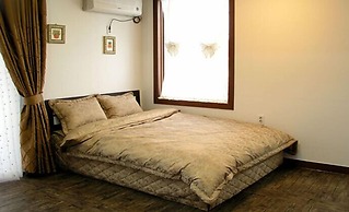 White House on the Hill HayanZip