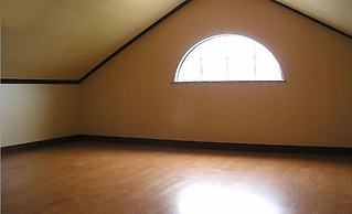 White House on the Hill HayanZip