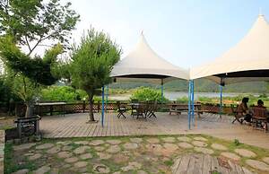 White House on the Hill HayanZip