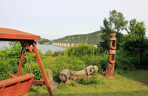 White House on the Hill HayanZip