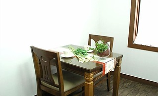 White House on the Hill HayanZip