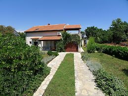 Apartment for 3 Persons in Quiet Part of Premantura With Beautiful Gar