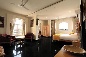 Bloom Boutique | Lake Pichola