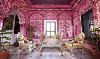 Bloom Boutique | Lake Pichola