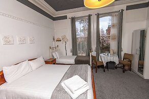 OYO Cornerstone Manor Hotel