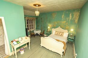 OYO Cornerstone Manor Hotel