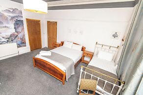 OYO Cornerstone Manor Hotel