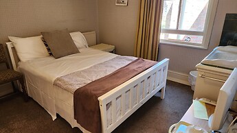 OYO Cornerstone Manor Hotel