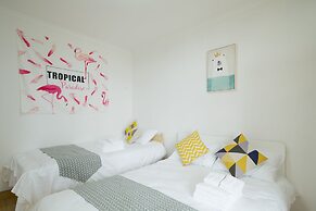 Good Time Travellers Inn-People Square No.2