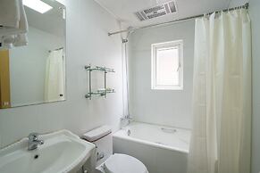 Good Time Travellers Inn-People Square No.2