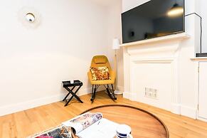 The Modern Classic - Contemporary & Elegant 3bdr Home