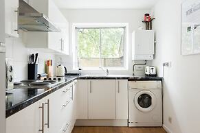 The Century Chalet - Contemporary 2bdr Townhouse With Parking