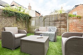 The Century Chalet - Contemporary 2bdr Townhouse With Parking