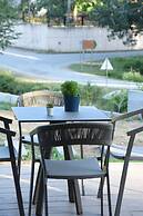 Sani More & Sani Woods