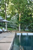 Sani More & Sani Woods