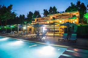 Sani More & Sani Woods