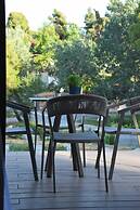 Sani More & Sani Woods