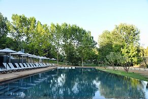 Sani More & Sani Woods