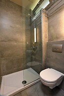 Sani More & Sani Woods