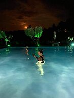 Sani More & Sani Woods