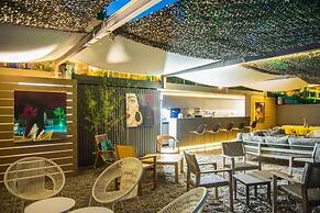 Sani More & Sani Woods