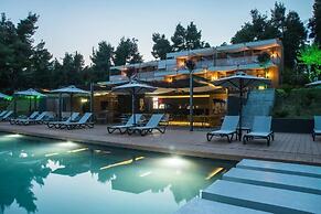 Sani More & Sani Woods