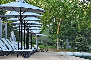 Sani More & Sani Woods