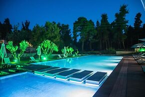 Sani More & Sani Woods