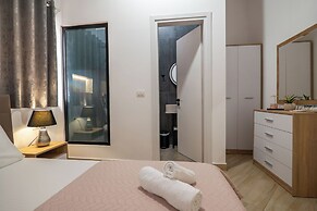 Atlantis Hotel & Apartments