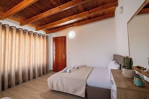 Atlantis Hotel & Apartments