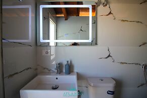 Atlantis Hotel & Apartments