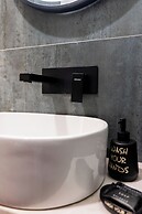 Atlantis Hotel & Apartments