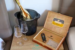 Atlantis Hotel & Apartments