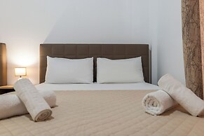 Atlantis Hotel & Apartments