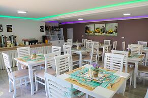 Atlantis Hotel & Apartments