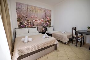 Atlantis Hotel & Apartments