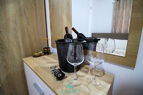 Atlantis Hotel & Apartments