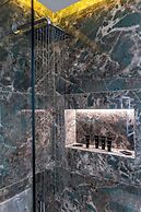 Atlantis Hotel & Apartments