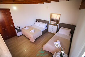 Atlantis Hotel & Apartments