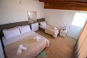 Atlantis Hotel & Apartments