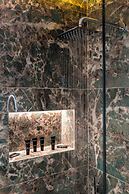 Atlantis Hotel & Apartments