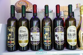 Atlantis Hotel & Apartments